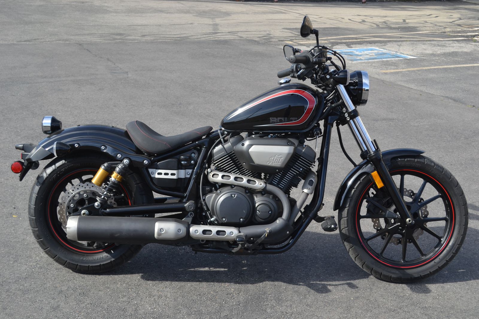 2015 Yamaha vstar Bolt 950 R-Spec - LOW MILES!