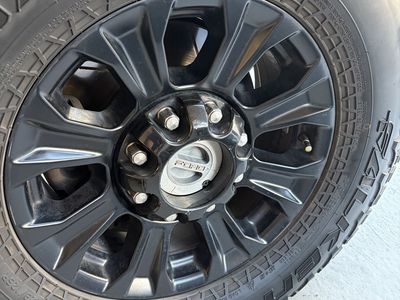 Ford Superduty Tremor 18" Black rims/wheels