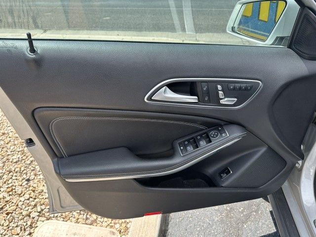 Main image 10
