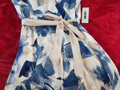 DKNY Floral Print Sleeveless Wrap Dress Size 8 NWT