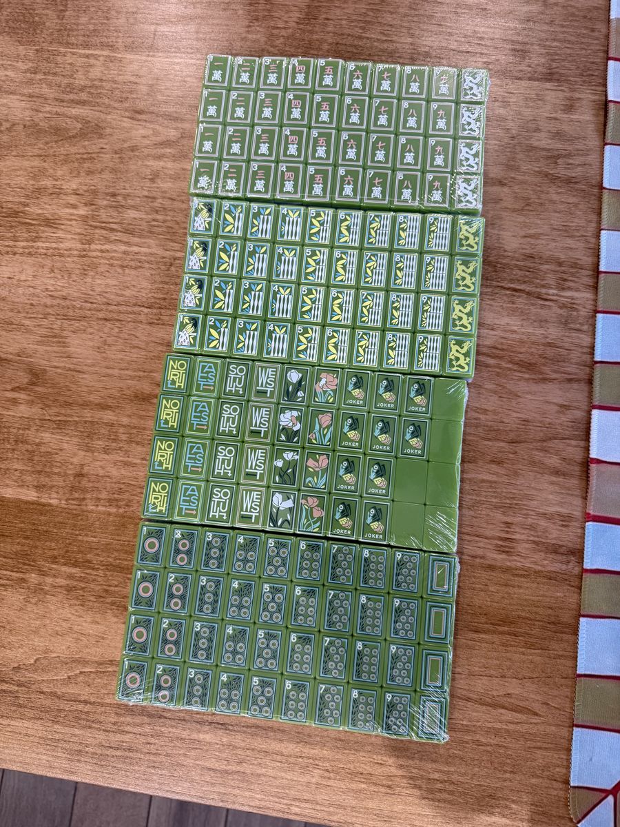 Mahjong set