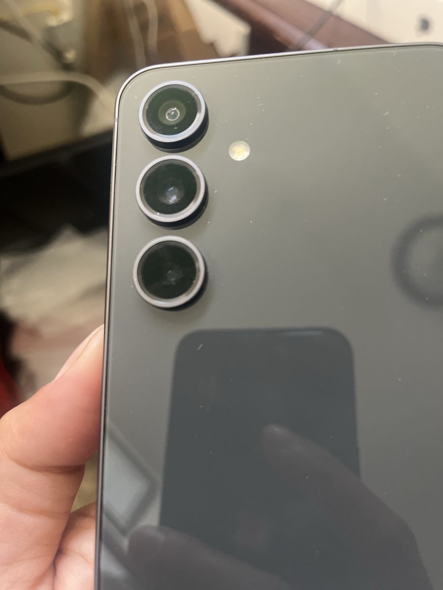 Samsung Galaxy S24 FE - Unlocked