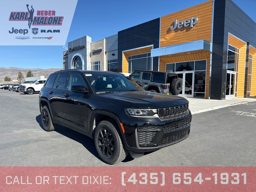 2026 Jeep Grand Cherokee Laredo