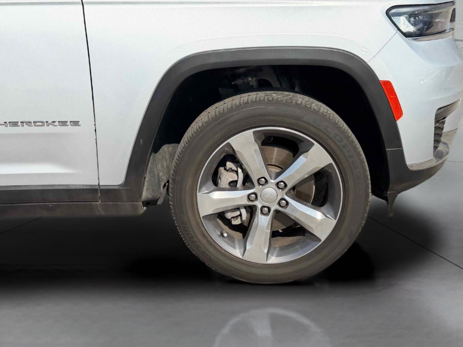 Main image 9