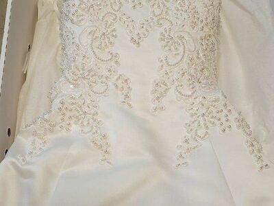 size 6 beaded wedding dress