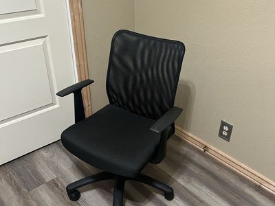 Black Mesh Office Chair with Adjustable Arms and Wheels