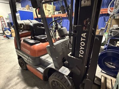 Toyota 5,000 LB LP Propane Forklift Runs Great!