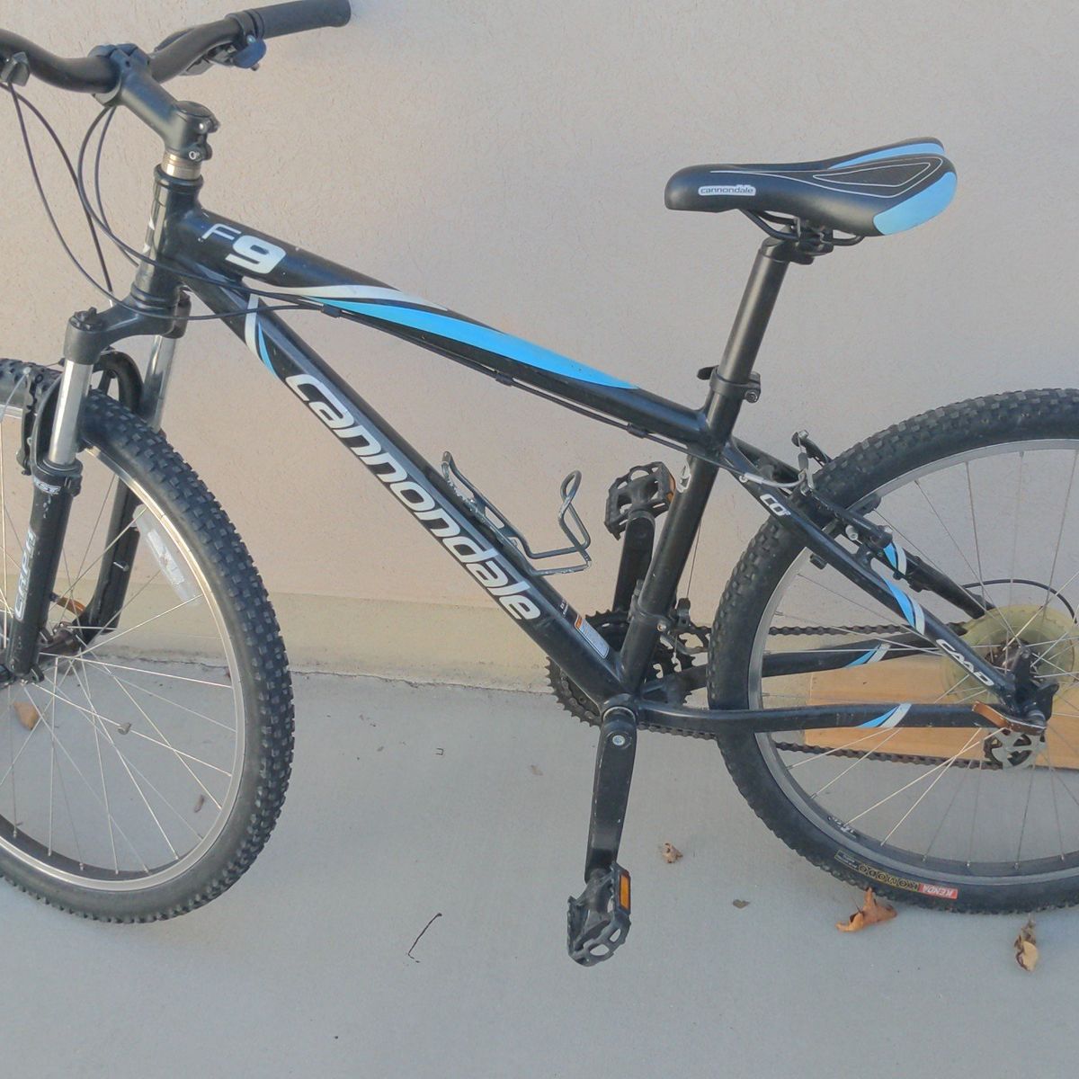 Cannondale F9 Mountain Bike