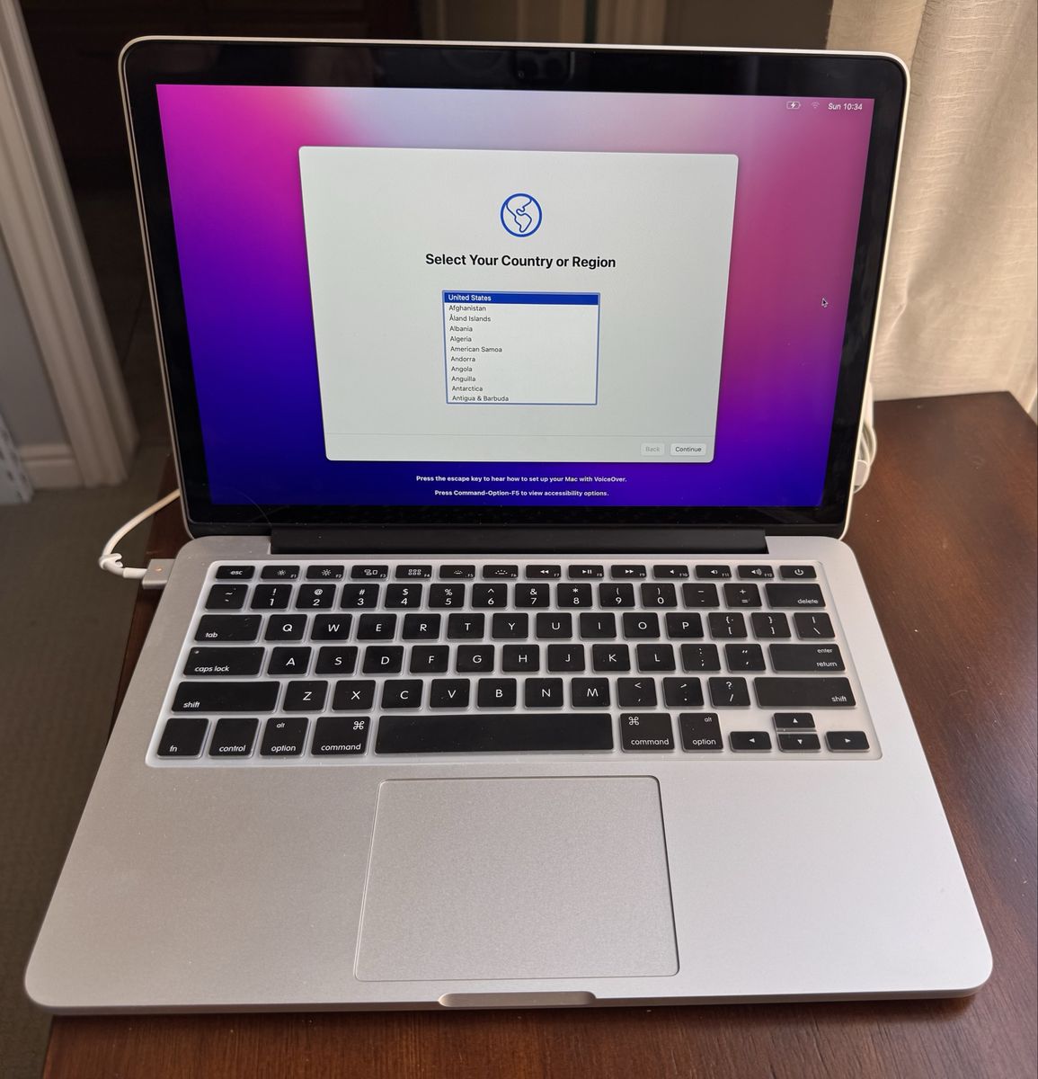 Apple MacBook Pro 13" Laptop with Charger and Targus Carrying Case