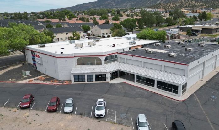 Priced for quick sale! Large building and large parking