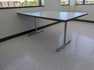 Tables / Desks