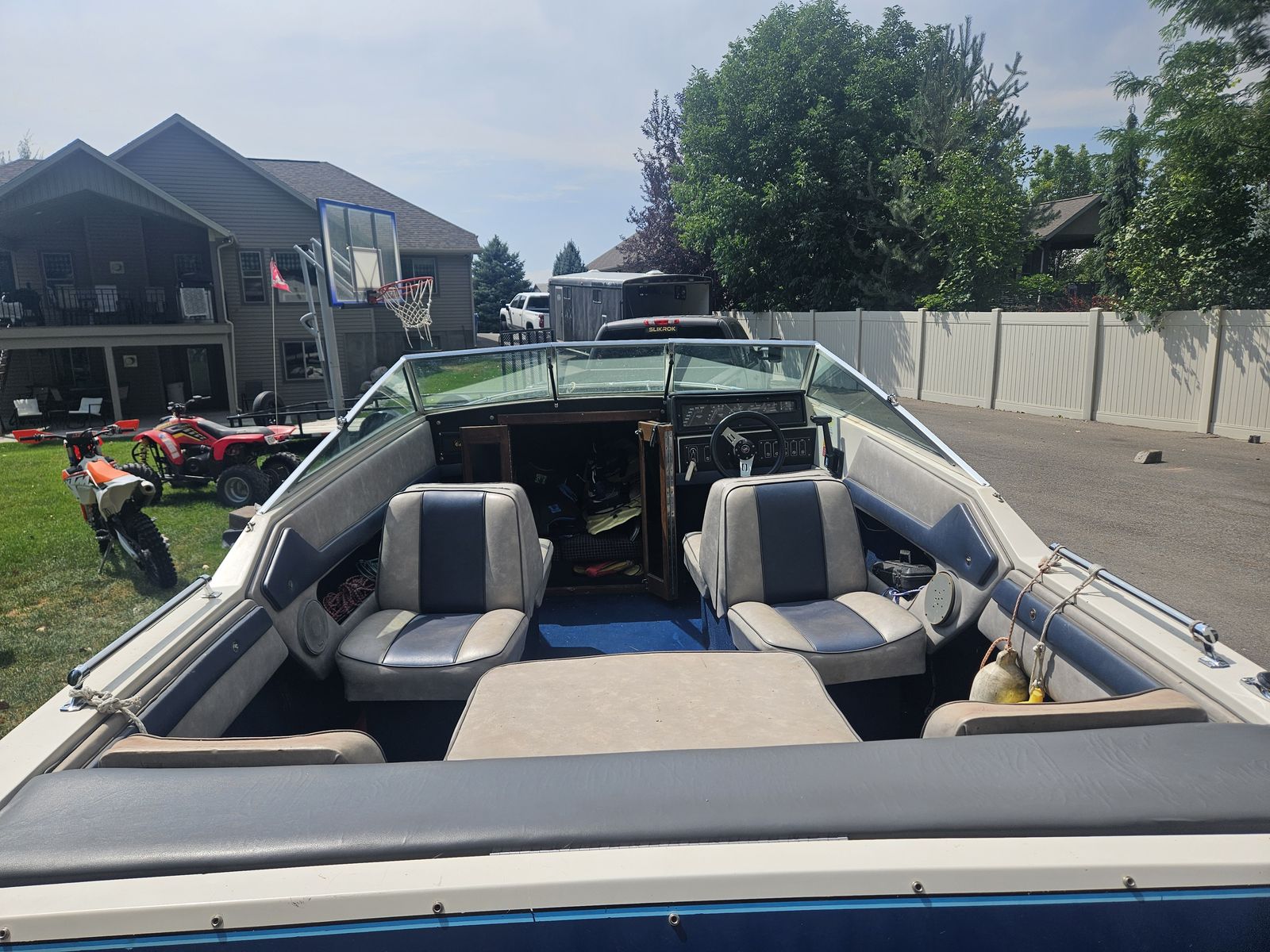 1986 Wellcraft 19ft Cuddie Cabin Boat w/ MerCruiser 165 Engine & Trailer - Original Owner