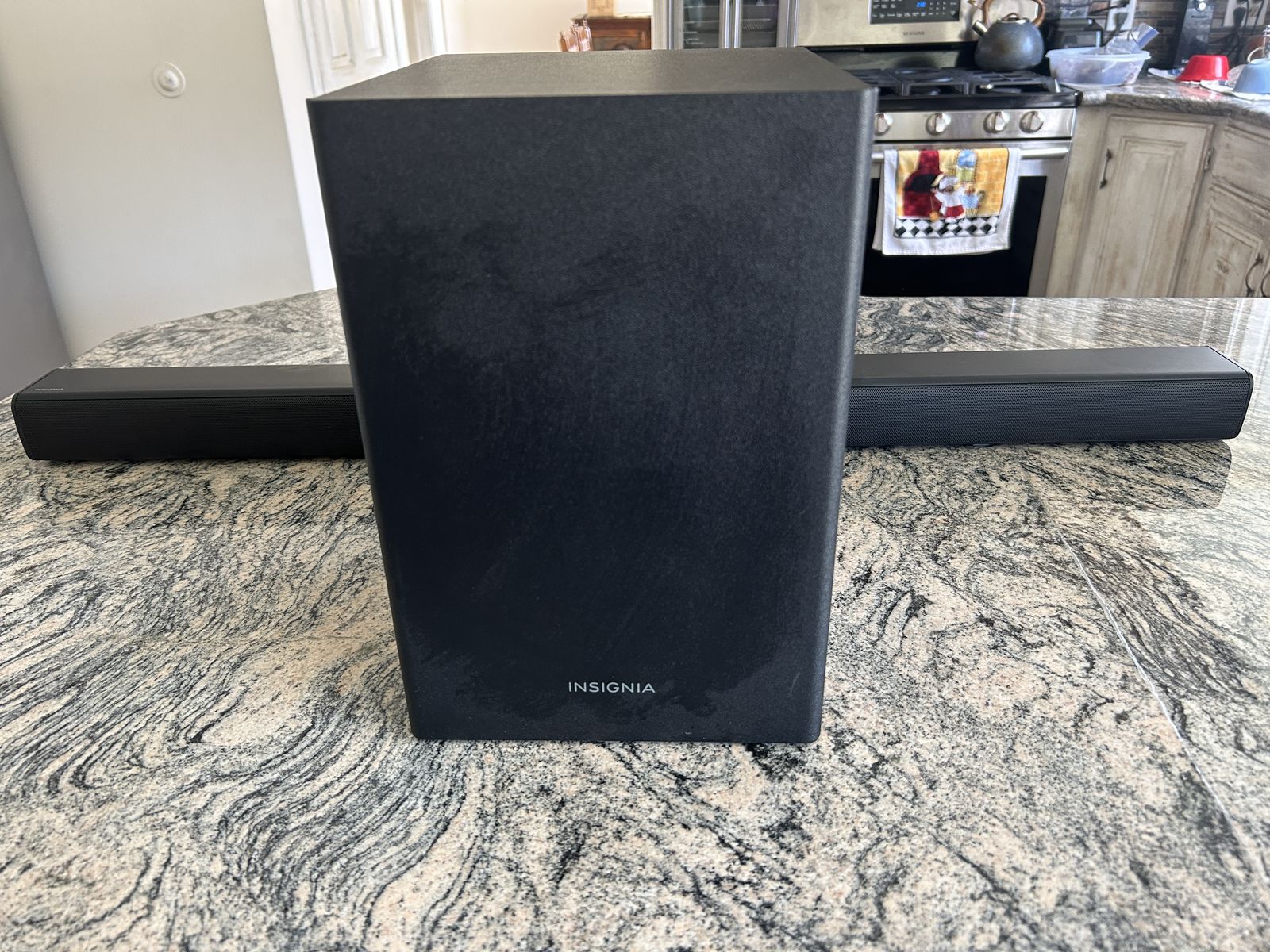2.1 Insignia Channel Soundbar w/Wireless Subwoofer