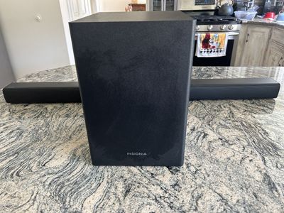 2.1 Insignia Channel Soundbar w/Wireless Subwoofer