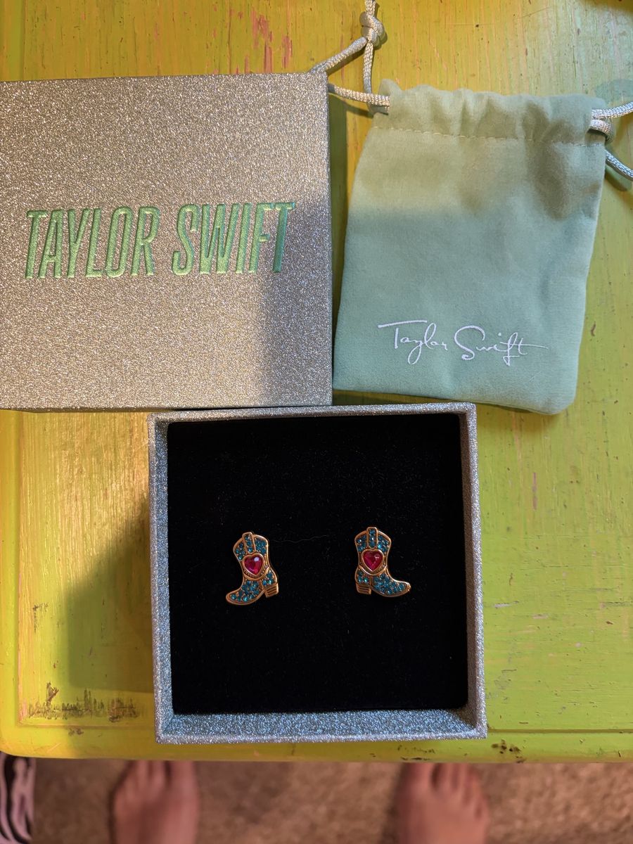 Taylor Swift The Eras Tour Cowboy Boot Earrings & Bracelet Set
