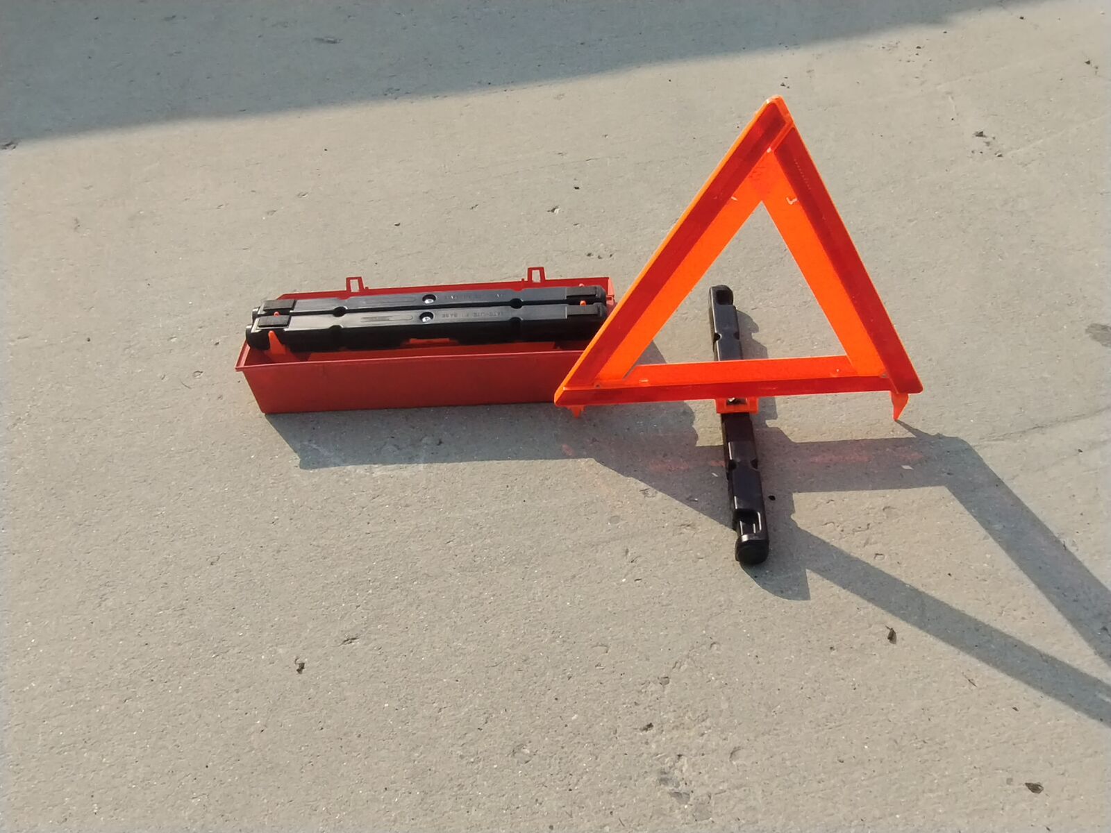 ROADSIDE SAFETY TRIANGLES