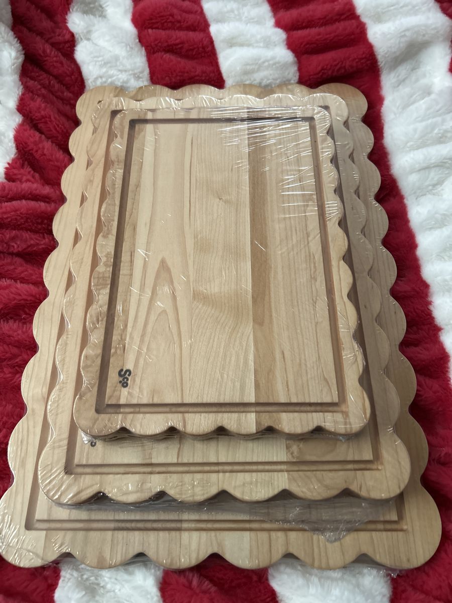 Scalloped Serving Board Set