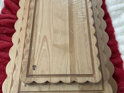 Scalloped Serving Board Set