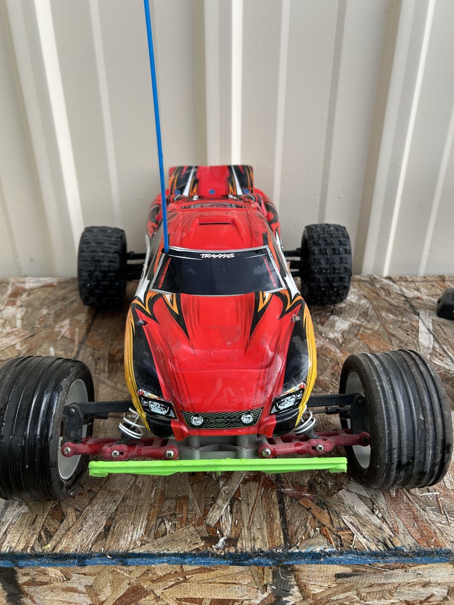 Traxxas rustler