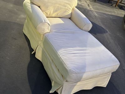 Chaise Lounge Chair With Armrests