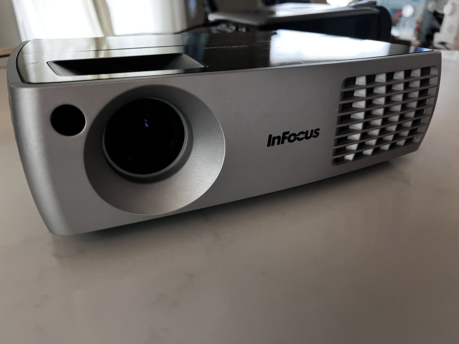 InFocus 3102 Projector