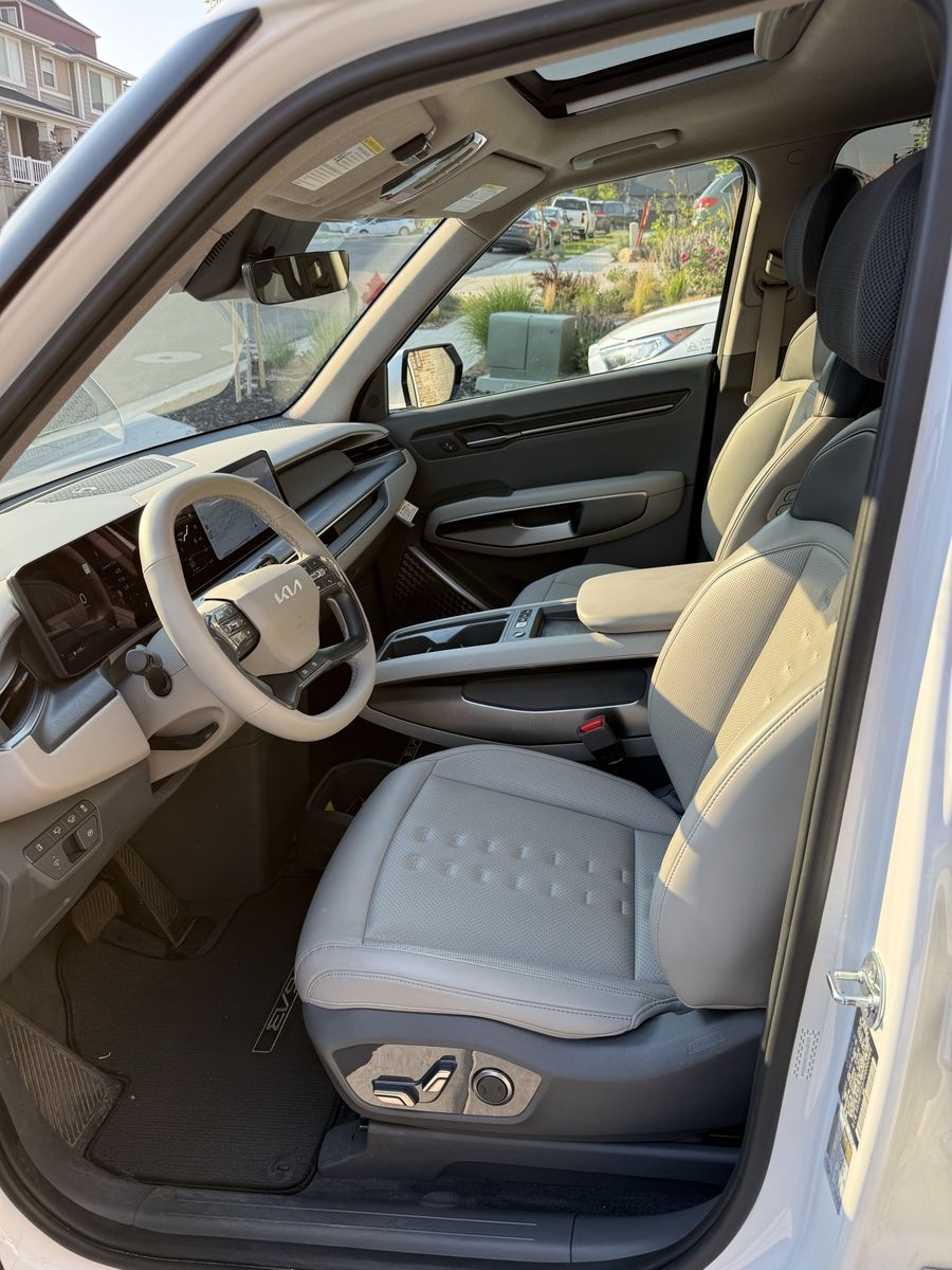 Main image 7