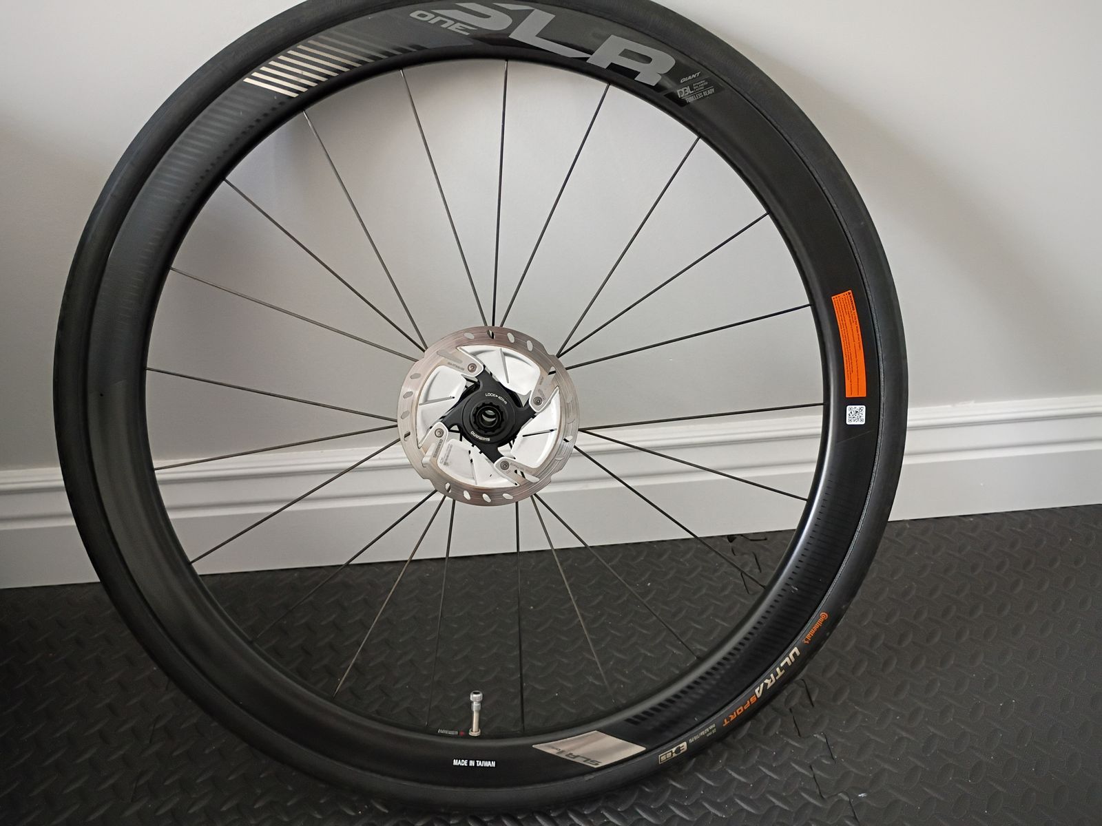 Giant SLR 1 Carbon Disc Front Rim- Like New