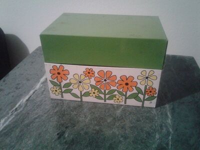 Cute Vintage 60s Flower Power Metal Recipe Box