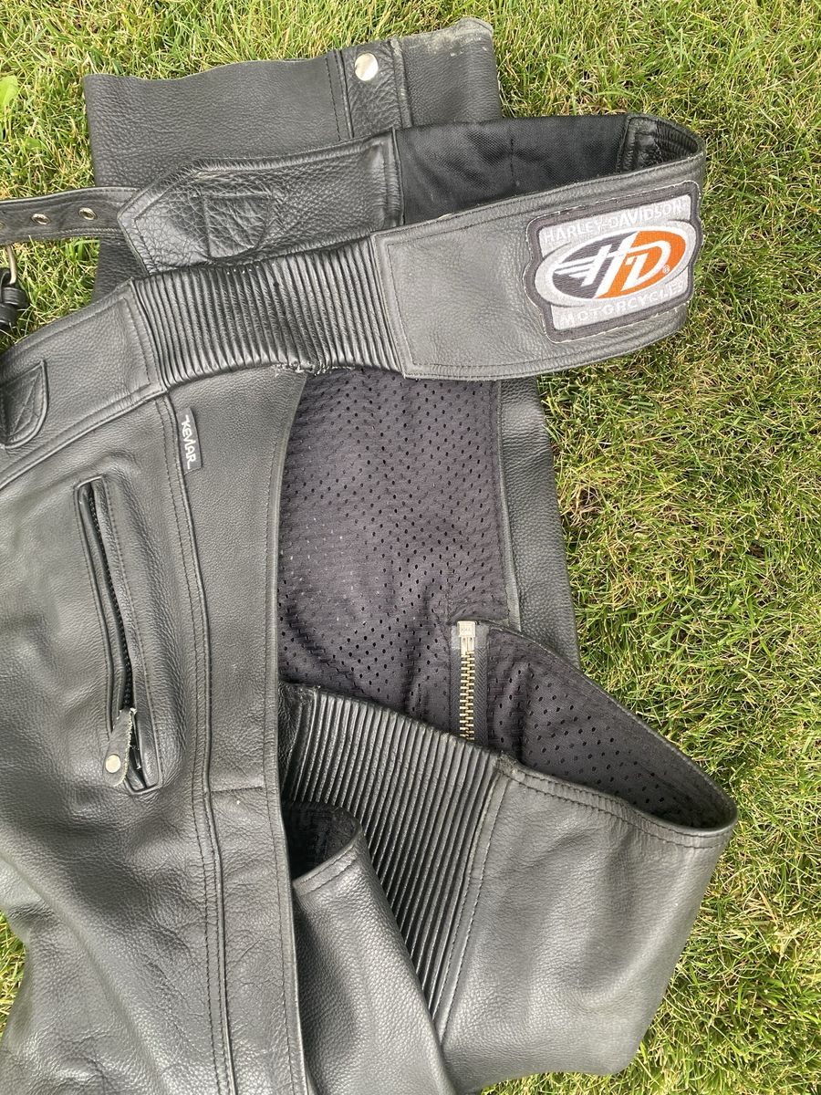 XL Black Leather Motorcycle Chaps with Kevlar