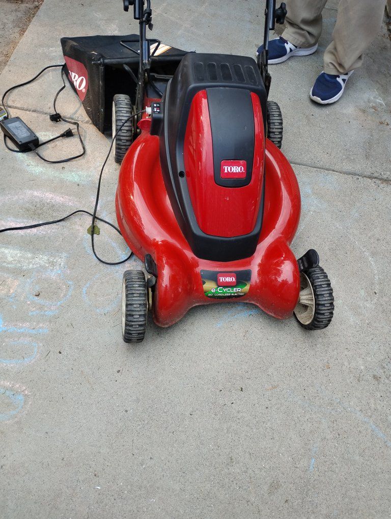 Toro e-Cycler 20V Cordless Electric Lawn Mower with Charger and Bag - Red