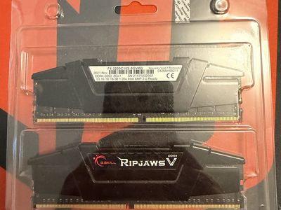 G.SKILL Ripjaws V 16GB (2x8GB) DDR4 3200MHz CL16 Desktop Memory Kit F4-3200C16S-8GVKB