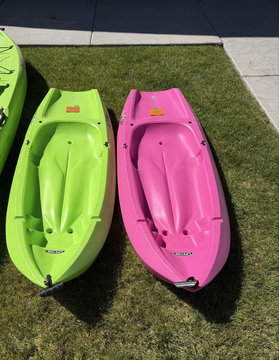 Lifetime Kayaks: 2 Youth Wave 6ft (Green & Pink) - With Paddles