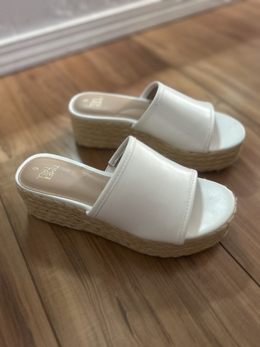 Time and True sandals SZ 6