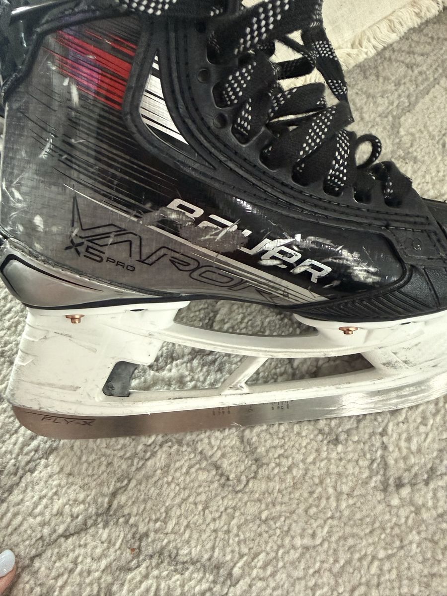 Bauer Vapor X5 Pro Ice Hockey Skates - Black/Red, Senior, Used