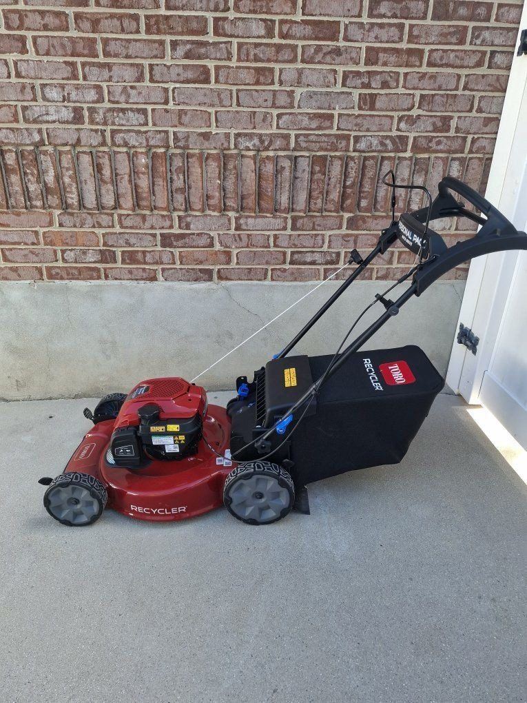 Toro 22-in Gas RWD cash only sale. RecyclerSelf-Propelled Mower with Personal Pace moves at your pace for smooth, effortless con