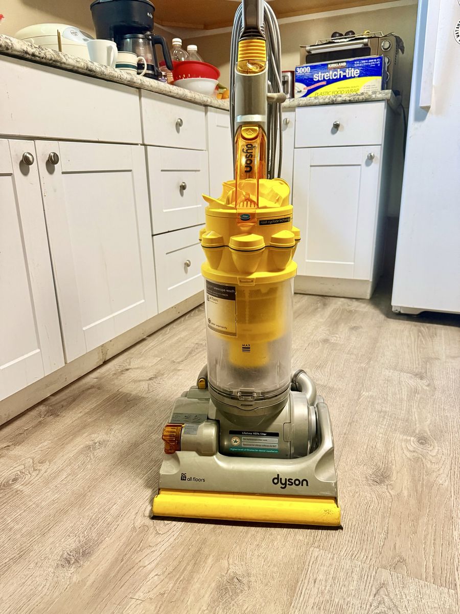Dyson, DC 14