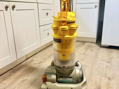 Dyson, DC 14