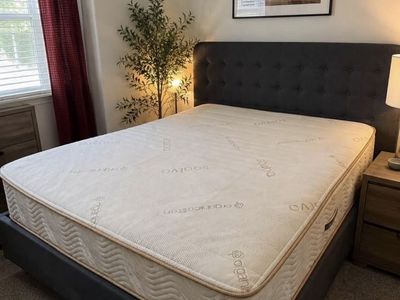 Saatva king size mattress