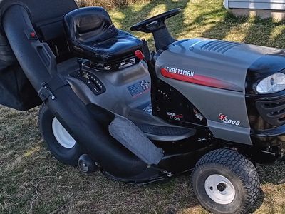 Craftsman LT2000 Riding Lawn Mower