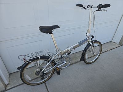 Dahon Mariner D7 Folding Bike - Compact & Portable Bicycle, Aluminum Frame, Rear Rack