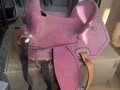 Pink Barrel Saddle