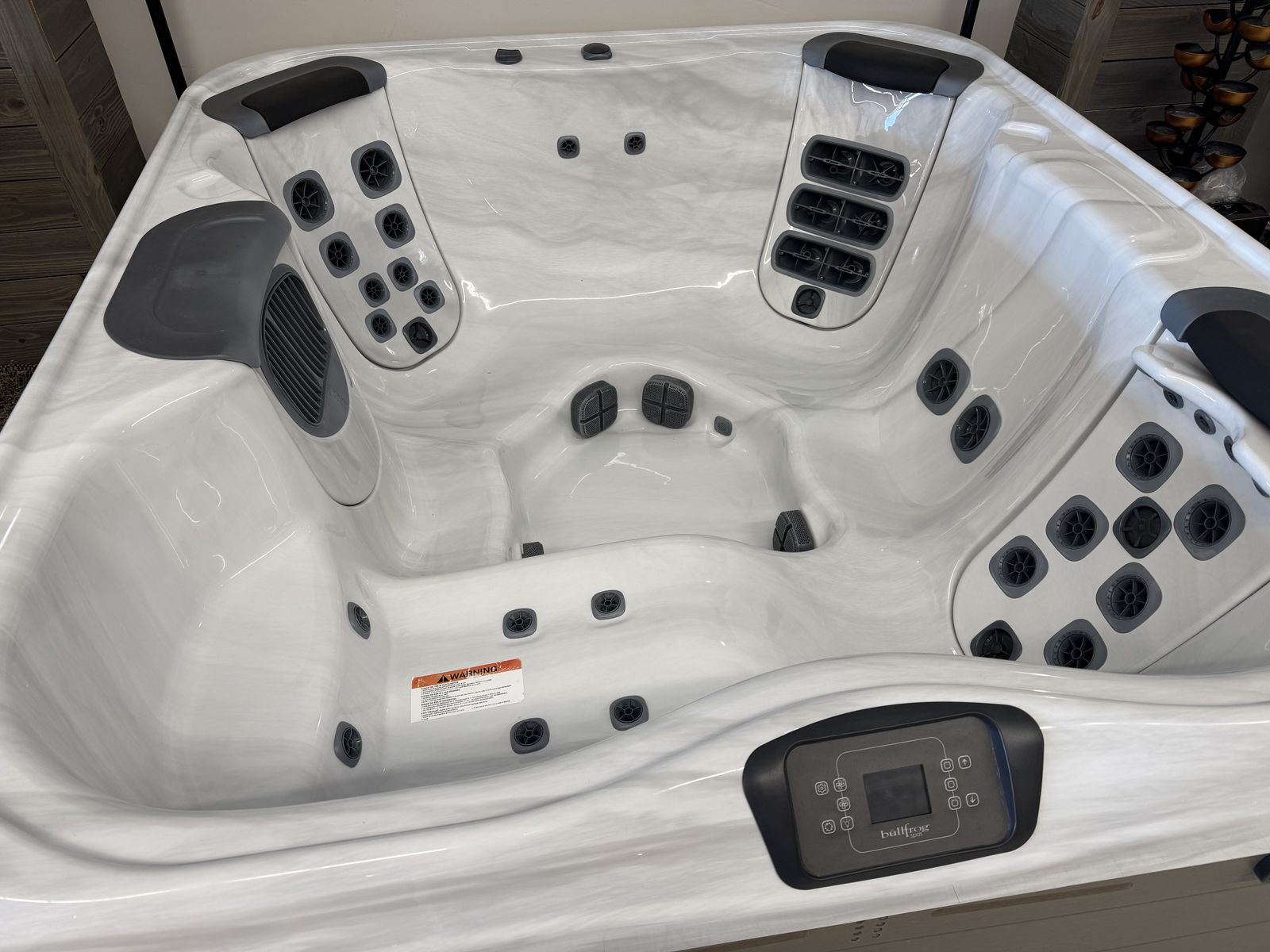 Bullfrog Spa 2022 R7L