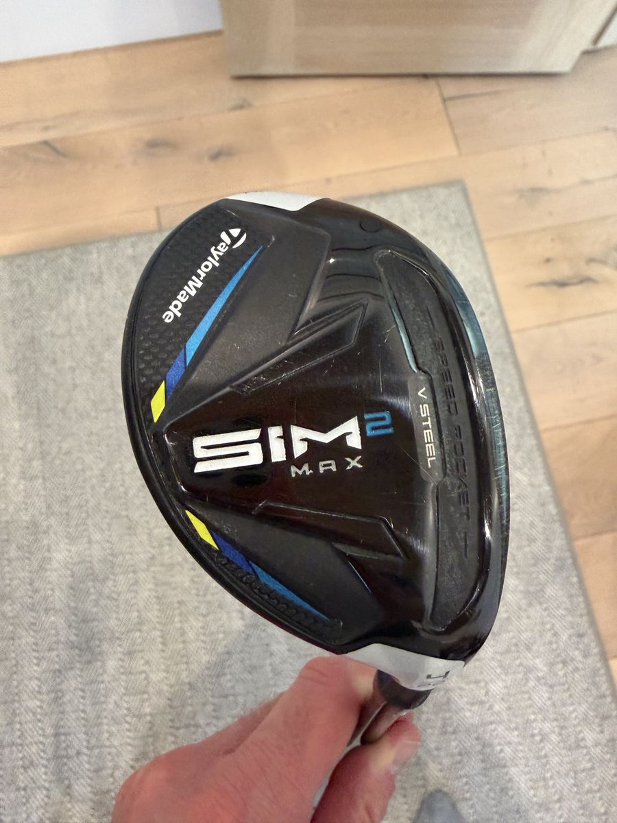 TaylorMade SIM2 Max V 4 hybrid with HZRDUS Low Spin 5.0 Shaft