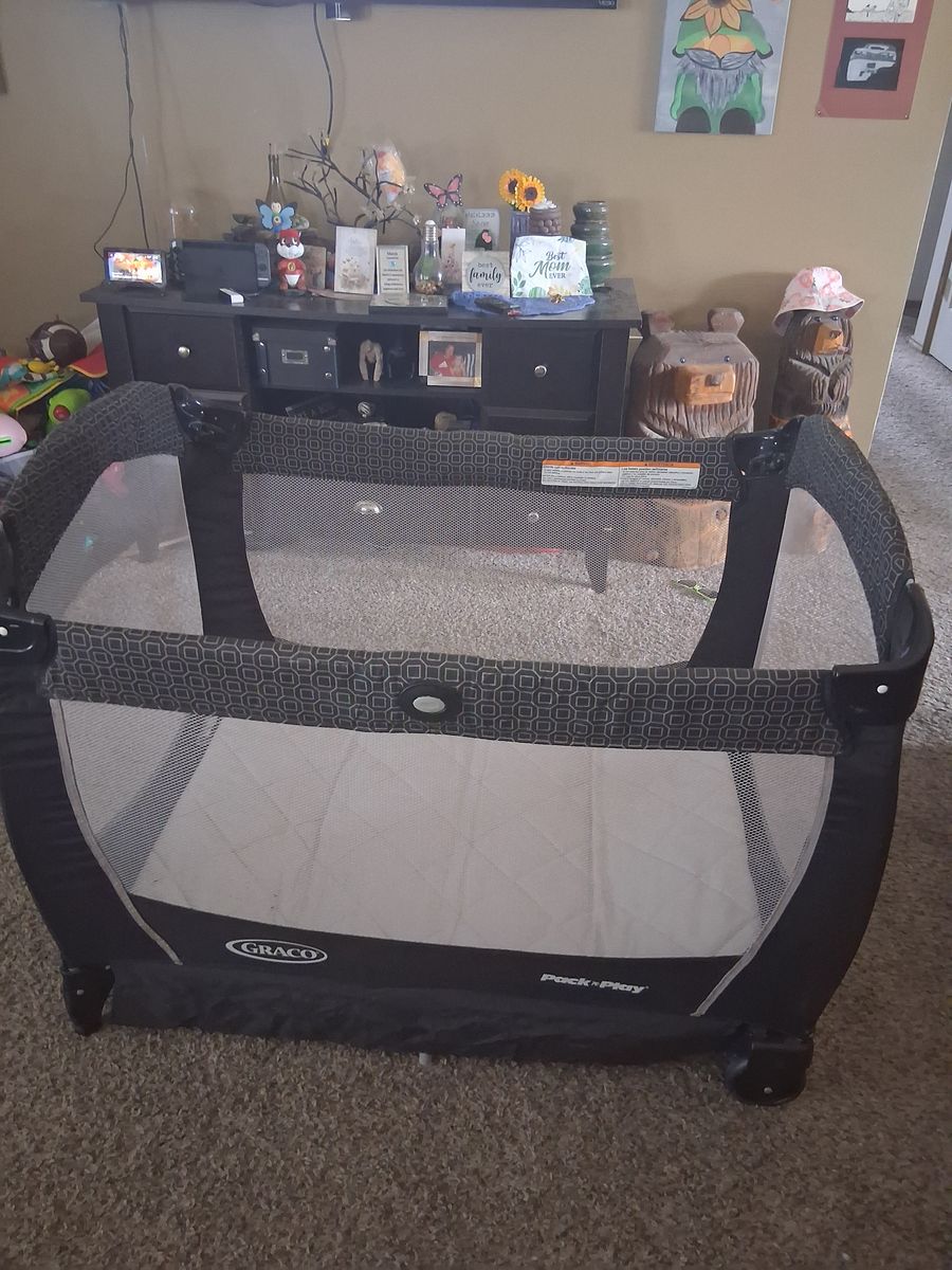 Graco Pack 'n Play Portable Playard Playpen Black Grey 801-577-2285