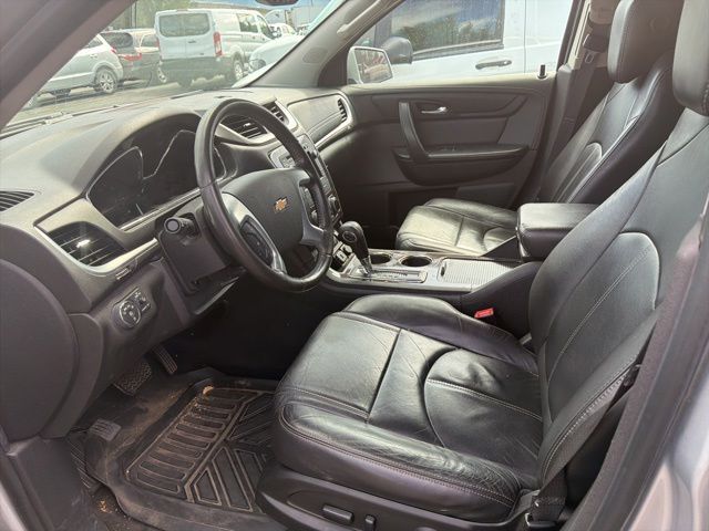Main image 3