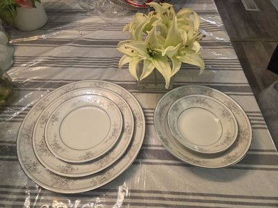 Fine China Dinnerware Set with Floral Pattern and Silver Trim