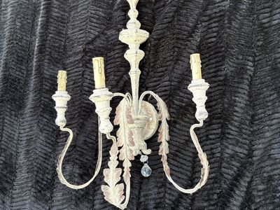 Persian White Wall bracket lamp light fixture $100 cash/venmo in Draper