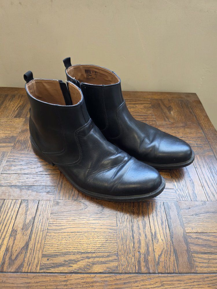 Clarks Black Leather Chelsea Boots. size 12 mens