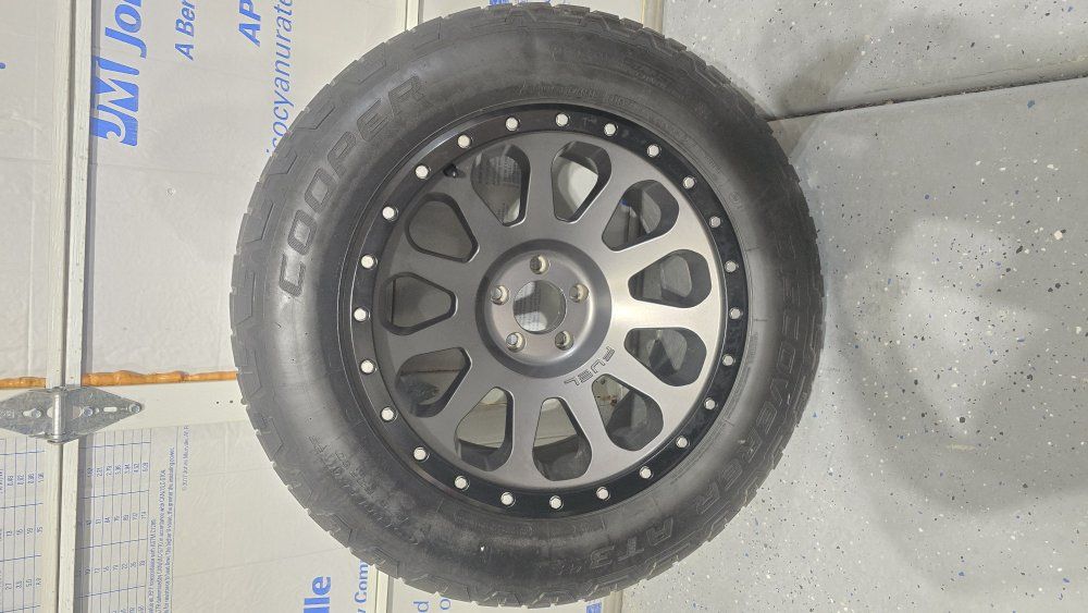 Fuel Vector D601 Wheels (Discontinued Gunmetal)