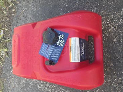 Attwood 6 Gallon Portable Marine Boat Gas Tank